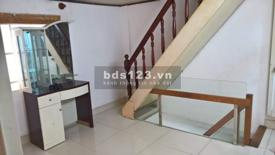 Bán nhà Quận 10 Nguyễn Tri Phương, diện tích 34m2, 1 trệt, 2 lầu hẻm xe hơi, lh 0907234201
