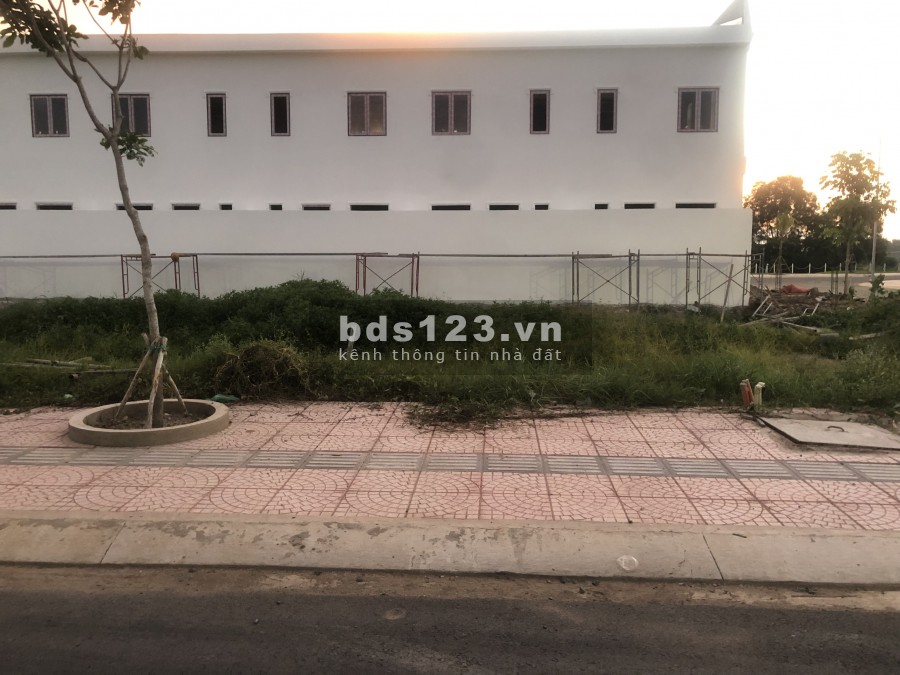 Đất sổ Hồng đường Hương Lộ 11, Hưng Long Bình Chánh, dt 100m2, SHR, lh 0792383482