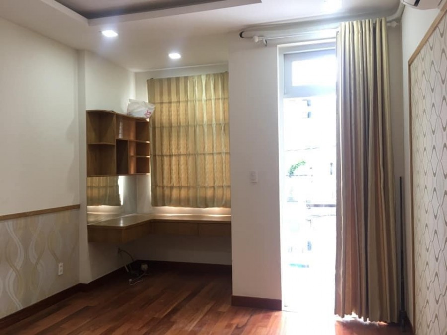 Nhà Ngộp Bán Nhanh 4mX35m, 5 tầng, đã hoàn công, đường 20m, giá 15.4 Tỷ