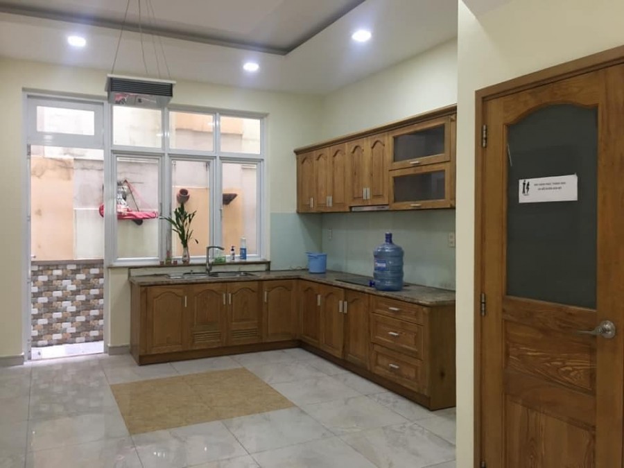 Nhà Ngộp Bán Nhanh 4mX35m, 5 tầng, đã hoàn công, đường 20m, giá 15.4 Tỷ