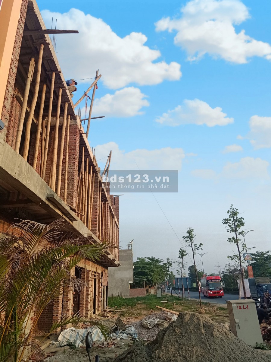 Cần bán nhà đã xây thô, Bỉm Sơn ngay Quốc Lộ 1A gần đền Sòng, pháp lí chính chủ