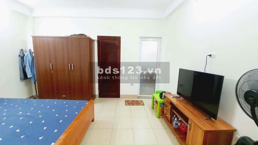 Bán nhà siêu hot Xuân Phương tặng nội thất, gần phố, dtsd 30m2, 5 tầng đúc, giá 2.5 tỷ