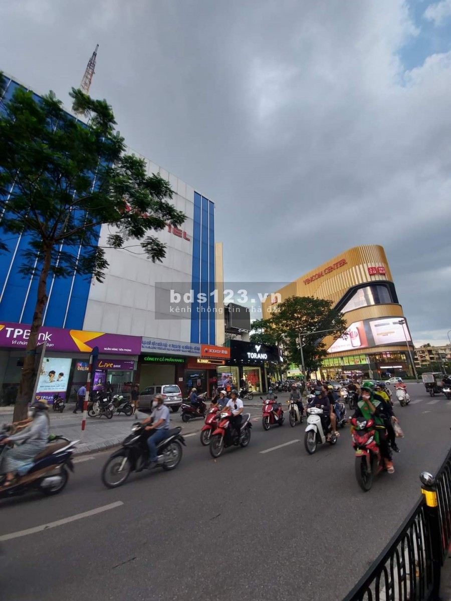 Giá rẻ, Mặt tiền khủng, Mặt phố Xã Đàn, Đống Đa 50m2, 6T, MT4,5m, 25 tỷ.