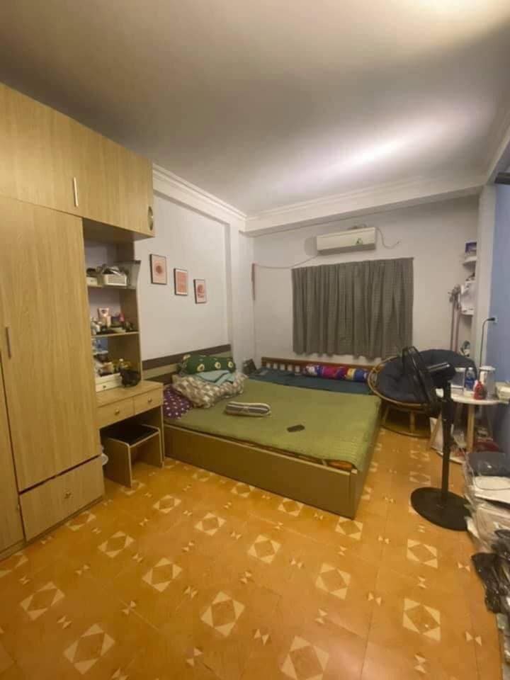 Chỉ 2,3 tỷ có ngay nhà đẹp đường Định Công Thượng dt 30m2 nhà 4 tầng cực gần phố