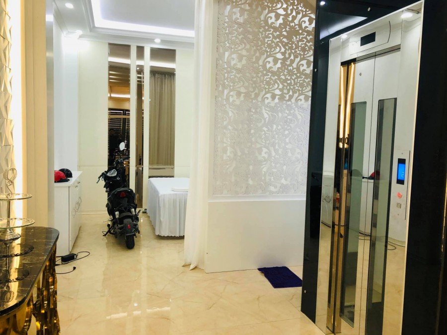 Siêu phẩm Nguyễn Hoàng Mỹ Đình, KD, gara ô tô thang máy, nội thất sin, nhà cực Vip.