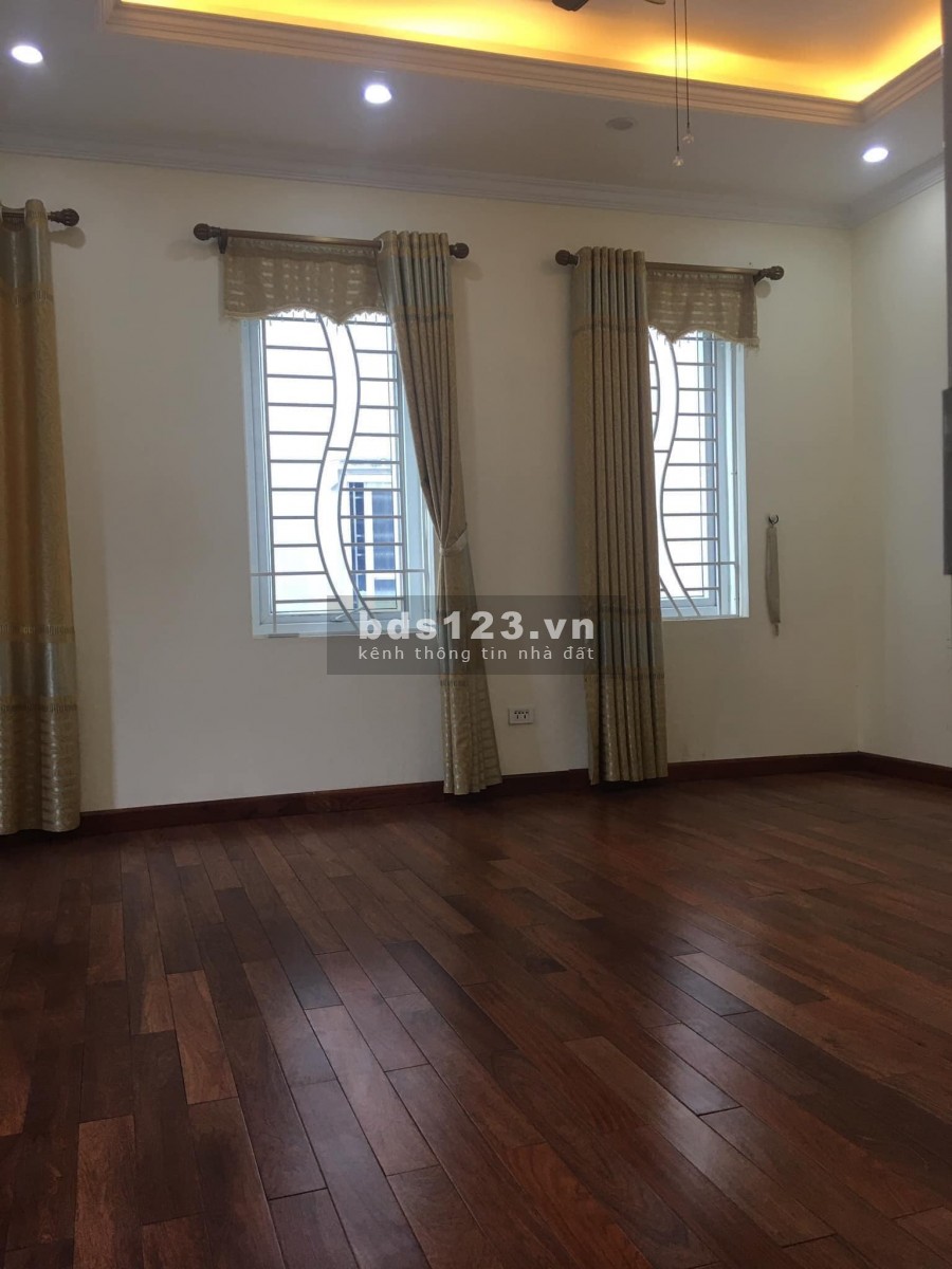 Biệt Thự Ngọc Thụy, Quận Long Biên, ô tô vào nhà, dt 90m2, đúc 3 tầng, giá chỉ 8,9 tỷ
