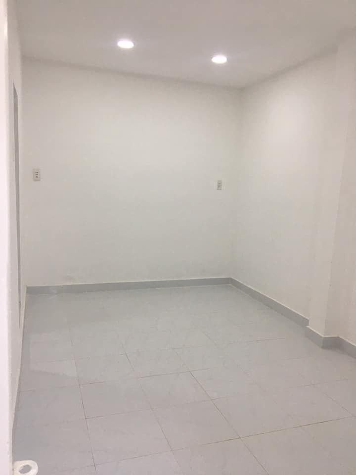 Giá chỉ nhỉnh 3 tỉ có nhà 3 tầng bê tông cốt thép 3 pn, trung tâm Gò Vấp, phường 10