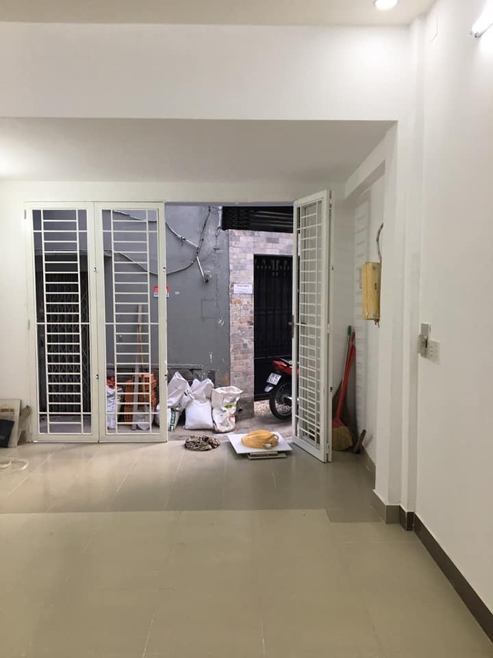 Giá chỉ nhỉnh 3 tỉ có nhà 3 tầng bê tông cốt thép 3 pn, trung tâm Gò Vấp, phường 10