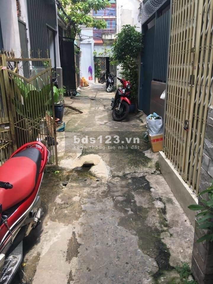 Bán nhà nguyên căn chính chủ đường Phan Văn Trị, 1 trệt, 2 lầu dt 23m2, giá 2.5 tỷ