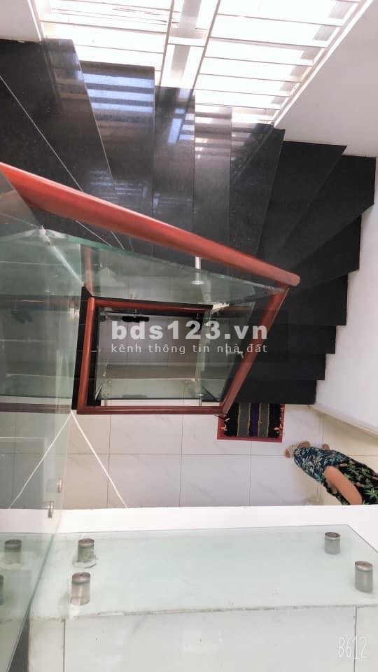 Nhà đẹp lô góc ô tô đỗ cửa ngõ 159 Chùa Láng, dt 62m2 5 tầng, giá 10 tỷ, lh 0392969999