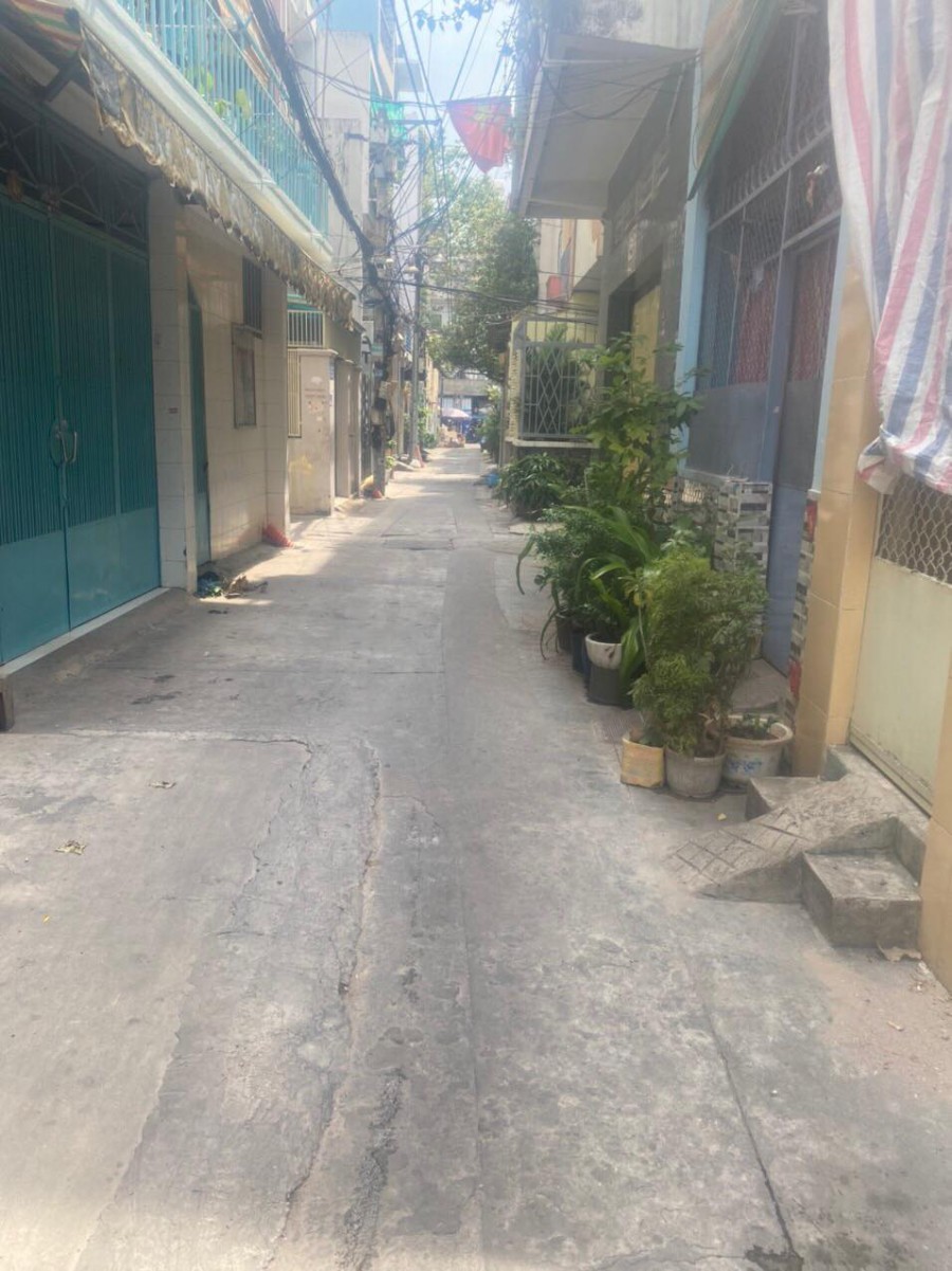 Nhà nguyên căn hẻm rộng Ngô Quyền Quận 10 giá bán 6.65 tỷ, lh 0383955628