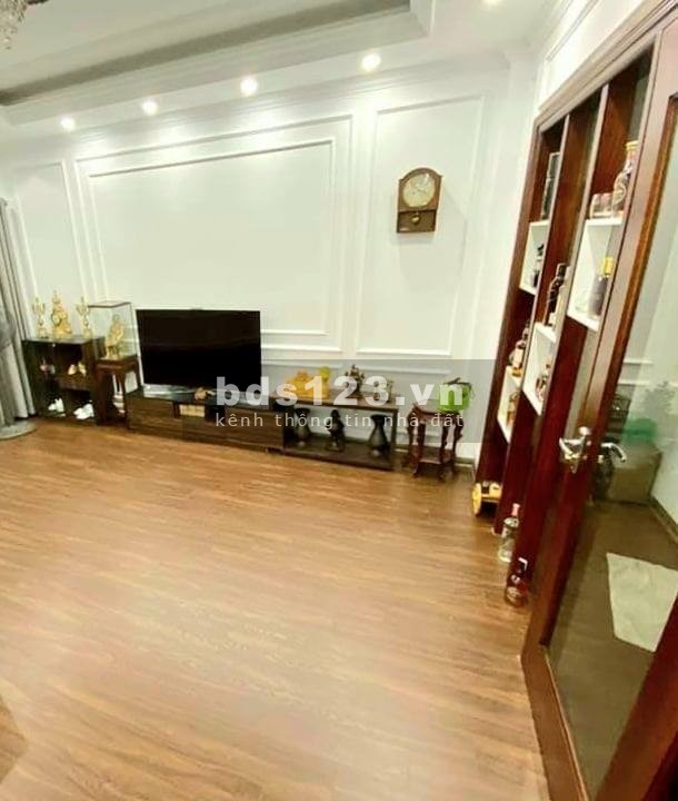 Bán nhà Mỹ Đình diện tích 37m2, 4 tầng, nhà đẹp nội thất xịn sò, giá chỉ 2.6 tỷ