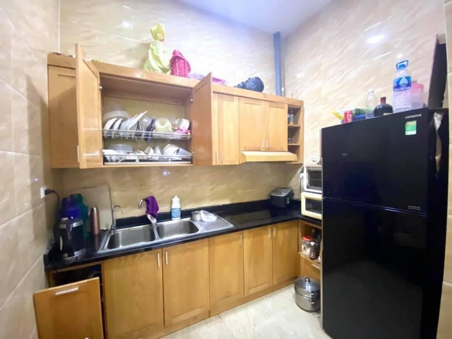 Vũ Tông Phan diện tích 32m2 4 tầng 4pn giá 4 tỷ oto đỗ cửa vừa ở vừa kinh doanh, lhcc