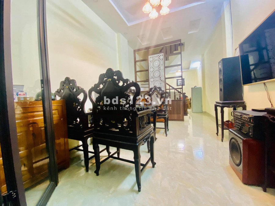 Bán nhà Nam Dư, diện tích sử dụng 40m2, cách ô tô vài bước, giá bán 2,9 tỷ, lhcc