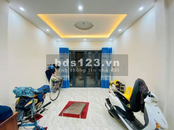 Nhà nguyên căn 6 tầng đúc Quận Cầu Giấy, dt 44m2, mt 4.2 m, gần phố đầy đủ nội thất, giá 6.8 tỷ