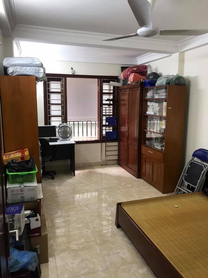 Bán gấp nhà phố Giải Phóng Hai Bà Trưng, dt 36m2, 5 tầng, gần phố nhỉnh 2 tỷ, lh 0394357733