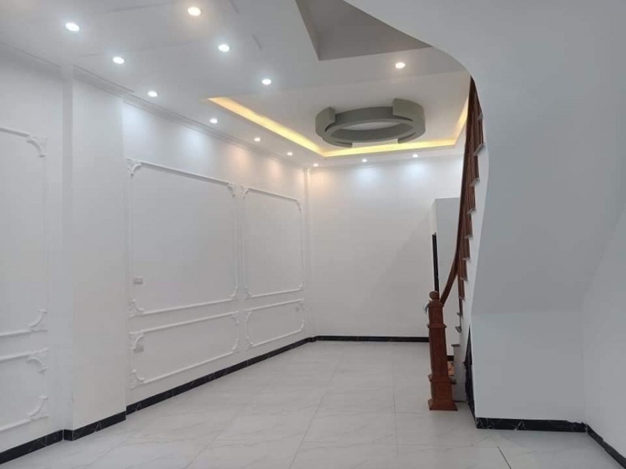 Bán nhà Đại Từ dt 60m2, lô góc 3 thoáng, gần phố, gần ô tô, nhà đẹp ở luôn giá nhỉnh 4 tỷ