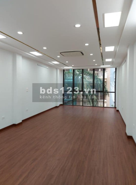Bán nhà Mỹ Đình ô tô tặng nội thất, dt 40m2, 5 tầng mt 3.8m, nhà mới, chỉ nhỉnh 3 tỷ