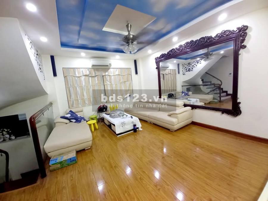 Thanh Xuân nhà lô góc 6 tầng 50m2, giá 5.95 tỷ, tặng toàn bộ nội thất, lhcc