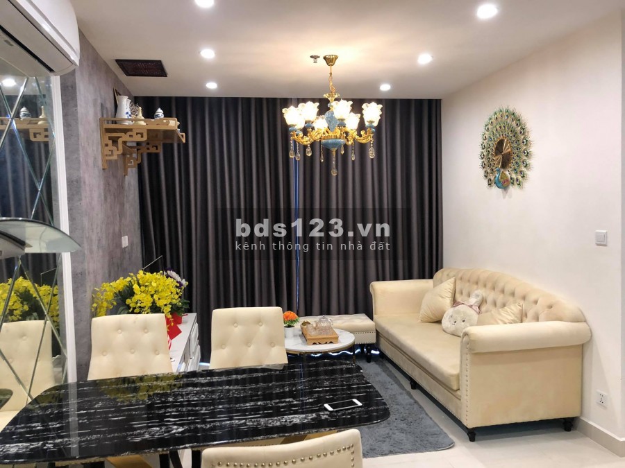 Hết tháng 7 mình trống căn 2PN 55m2 nội thất liền tường cho thuê tại Vinhomes Smart City. Liên hệ: 0393425188.