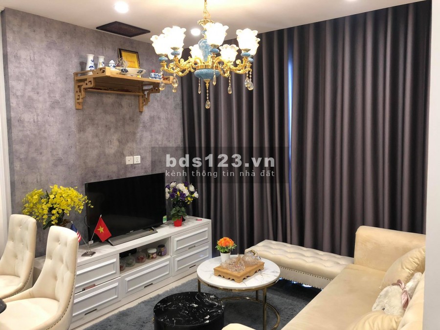 Hết tháng 7 mình trống căn 2PN 55m2 nội thất liền tường cho thuê tại Vinhomes Smart City. Liên hệ: 0393425188.