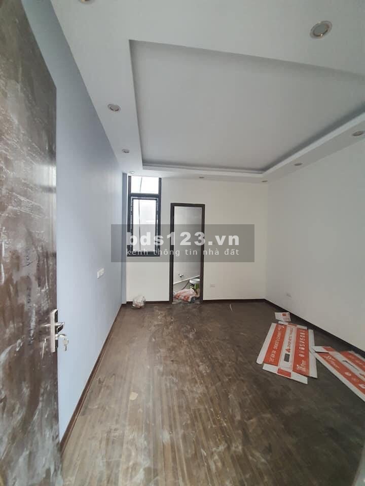 Bán nhà nguyên căn đường La Thành diện tích 47m2, đúc 4 tầng, giá bán 4.45 tỷ