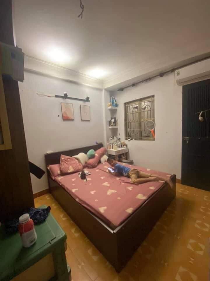Chỉ 2,3 tỷ có ngay nhà đẹp đường Định Công Thượng dt 30m2 nhà 4 tầng cực gần phố
