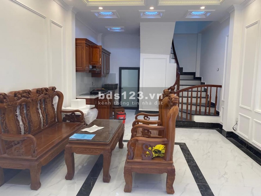 Bán nhà Vĩnh Hưng, Hoàng Mai, 30m2 x 5t, lô góc, ô tô đỗ cửa, ở ngay, nhỉnh 3 tỷ