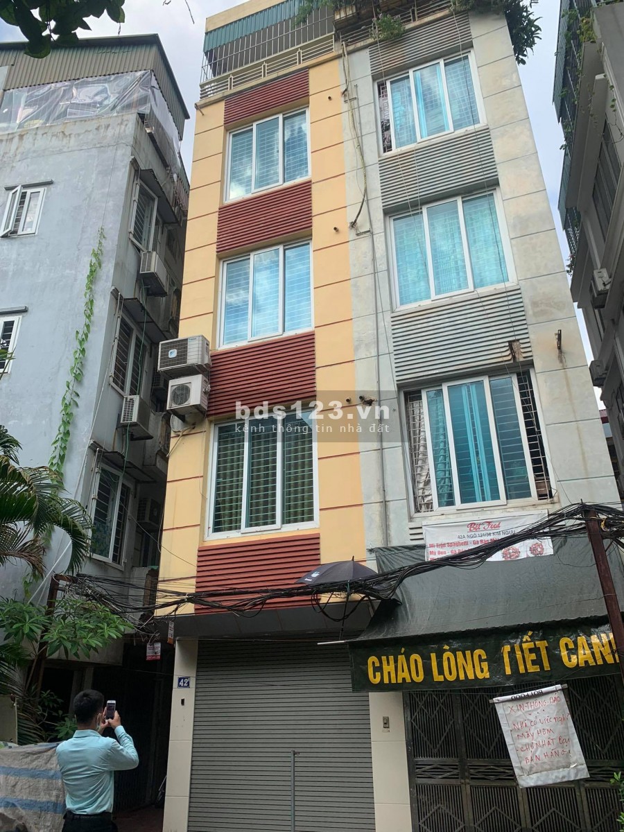Bán nhà lô góc ngõ ba gác ra vào sân rộng bàn giao ở luôn, 5 tầng đúc, sổ sẵn