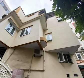 Bán nhà nguyên căn lô góc Minh Khai dt 30m2, đúc 4 tầng, giá 4.9 tỷ Hai Bà Trưng