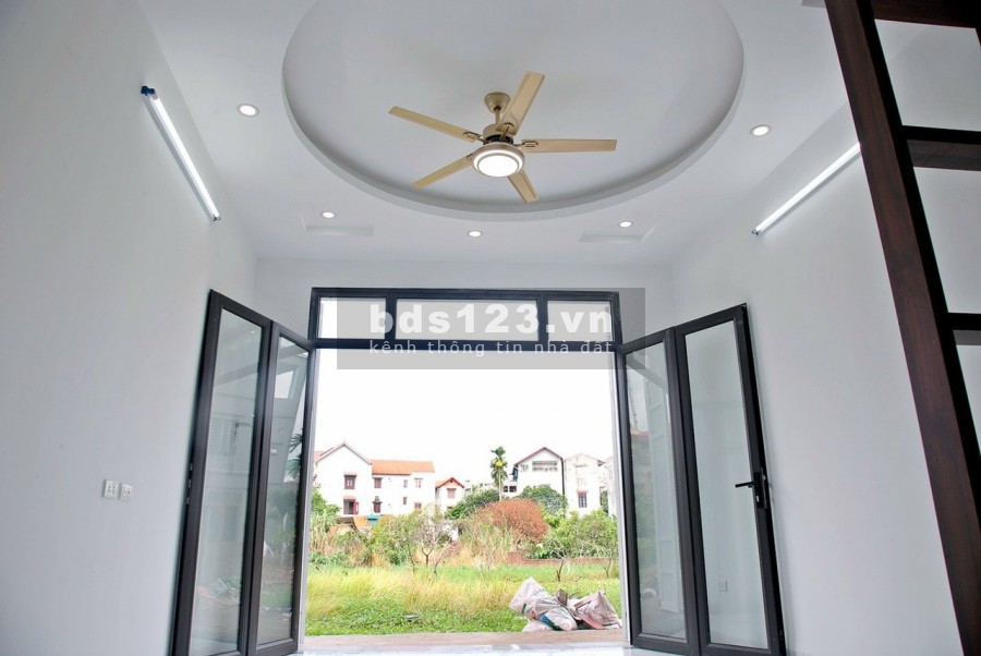 Bán nhà 65m2, 4 tầng, mt 3.3m giá 2.25 tỷ Long Biên Hàng xóm Aeon giá trị tăng theo thời gian