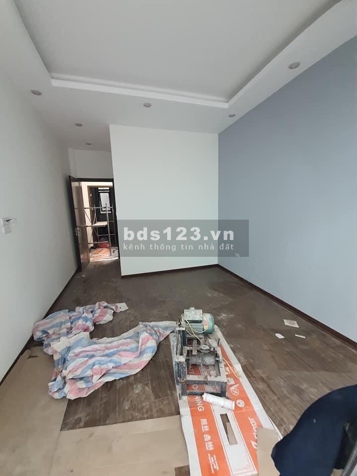 Bán nhà nguyên căn đường La Thành diện tích 47m2, đúc 4 tầng, giá bán 4.45 tỷ