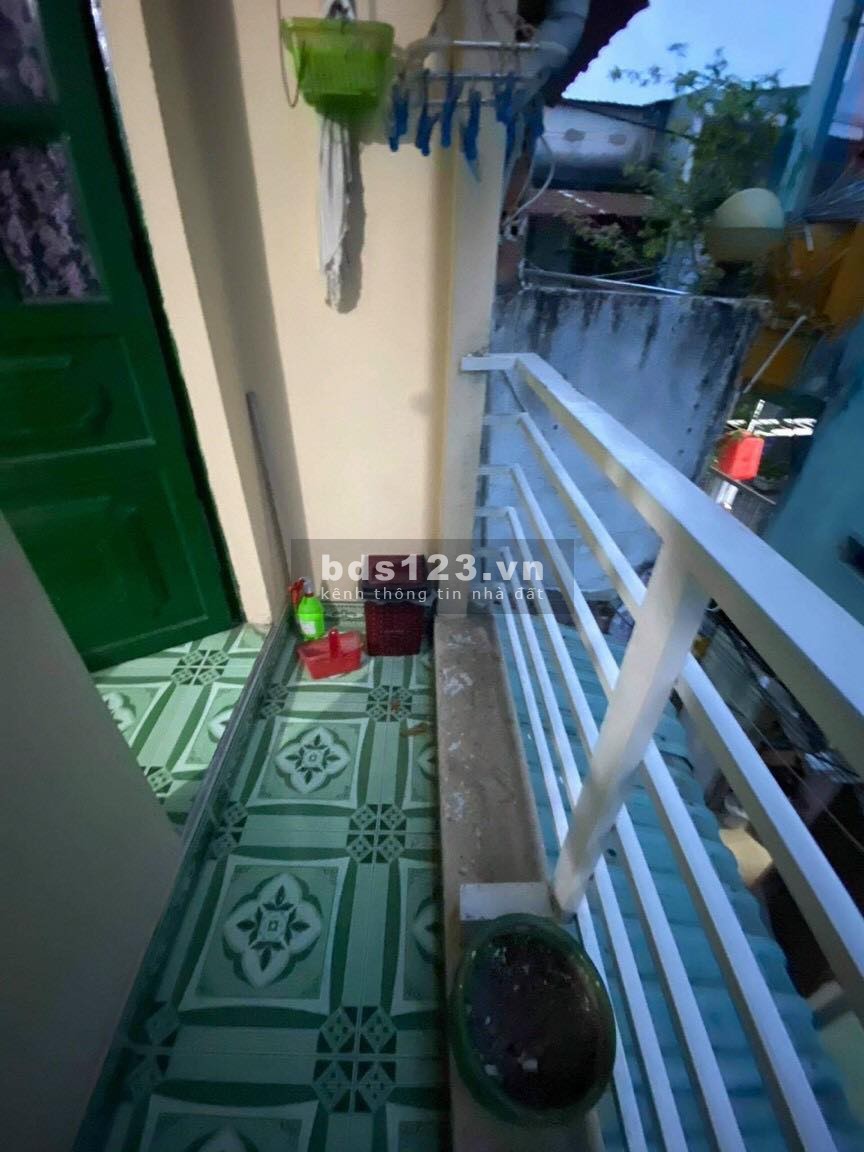 Bán nhà nguyên căn chính chủ đường Phan Văn Trị, 1 trệt, 2 lầu dt 23m2, giá 2.5 tỷ