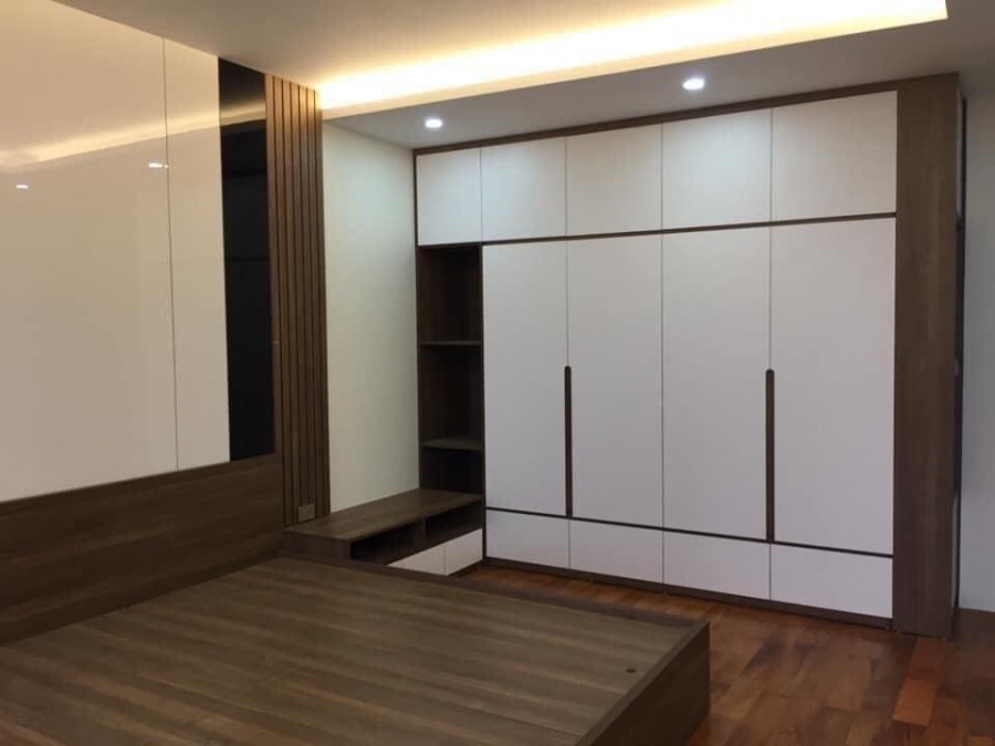 Bán nhà 169 Hoàng Mai dt 30m2, 5 tầng mt 4m, full nội thất, ô tô đổ cổng sân siêu rộng
