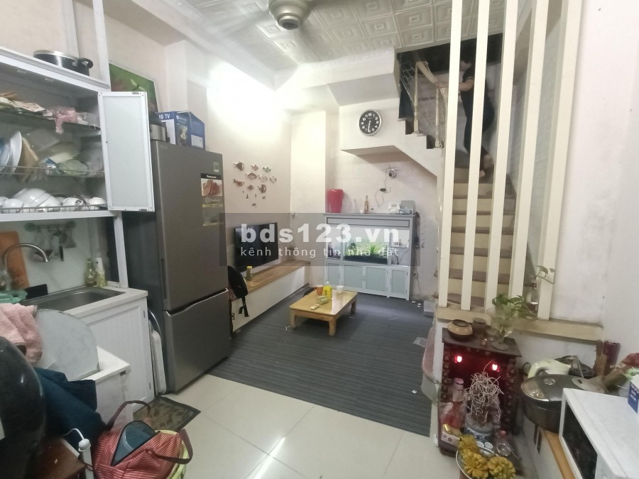 Chính chủ cần bán nhà Khuất Duy Tiến dt 18m2, xây 5 tầng bê tông, giá 1.96 tỷ