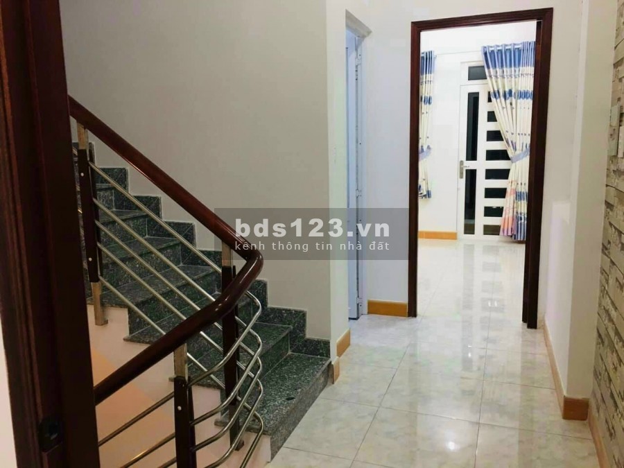Nhà mặt tiền đường hơn 5m, hẻm xe hơi. Cạnh Etown Cộng Hòa, giá bán 5,8 tỷ