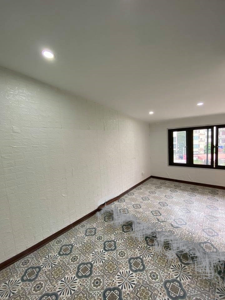 Bán nhà T.T 3 tầng tại Quan Nhân, Thanh Xuân, ô tô đỗ chân cầu thang, giá chỉ hơn 1 tỷ