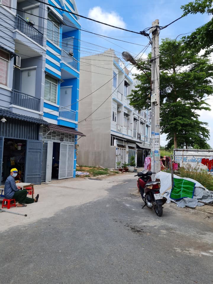 Bán đất đẹp tại 733 Nguyễn Bình, diện tích sử dụng 96m2, gía bán 3,3 tỷ, 5 tầng