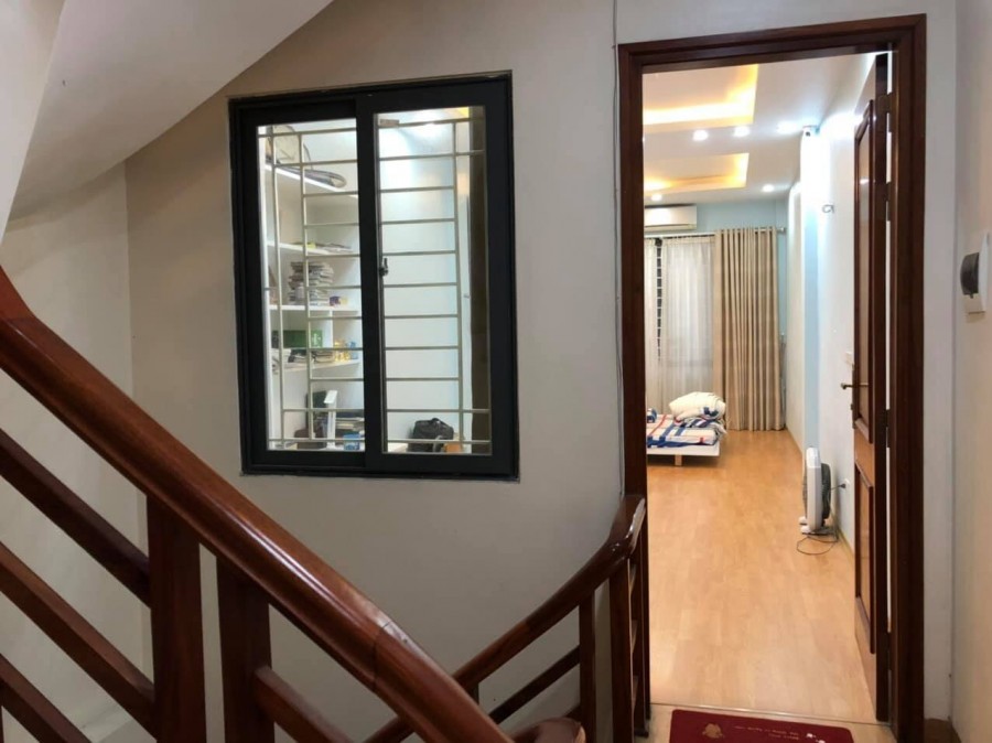 Bán Nhà - Hiếm diện tích 60m2, 4 tầng, đường Tôn Thất Tùng giá chỉ 4,5 tỷ