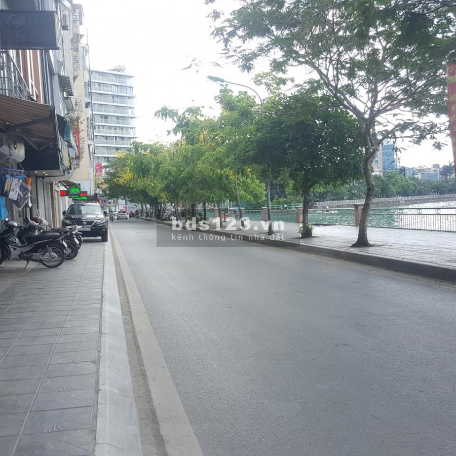 Bán nhà mặt phố Trích Sài, Hồ Tây - Vị trí phong thuỷ đắc địa, Kinh doanh, Vỉa hè 8m - Chỉ 16.8 tỷ