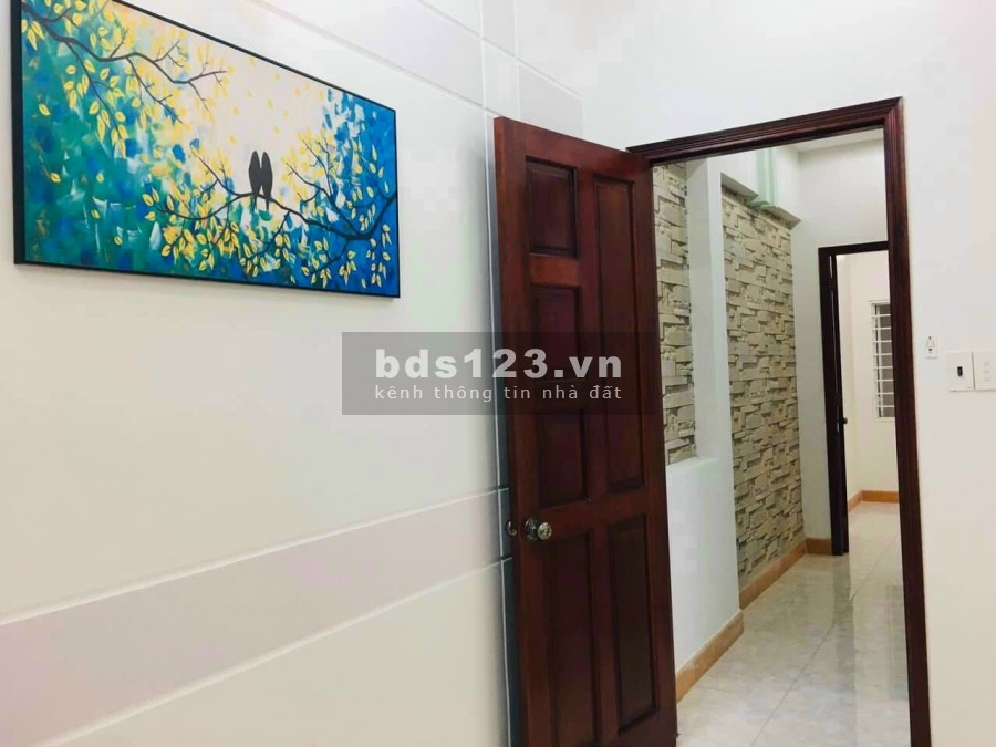Nhà mặt tiền đường hơn 5m, hẻm xe hơi. Cạnh Etown Cộng Hòa, giá bán 5,8 tỷ