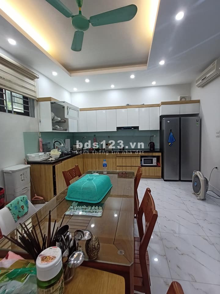 Siêu Phẩm Nhà Mới Võ Chí Công, thang máy sịn, gần phố, dt 85m2, 5 tầng, giá bán 10.8 tỷ
