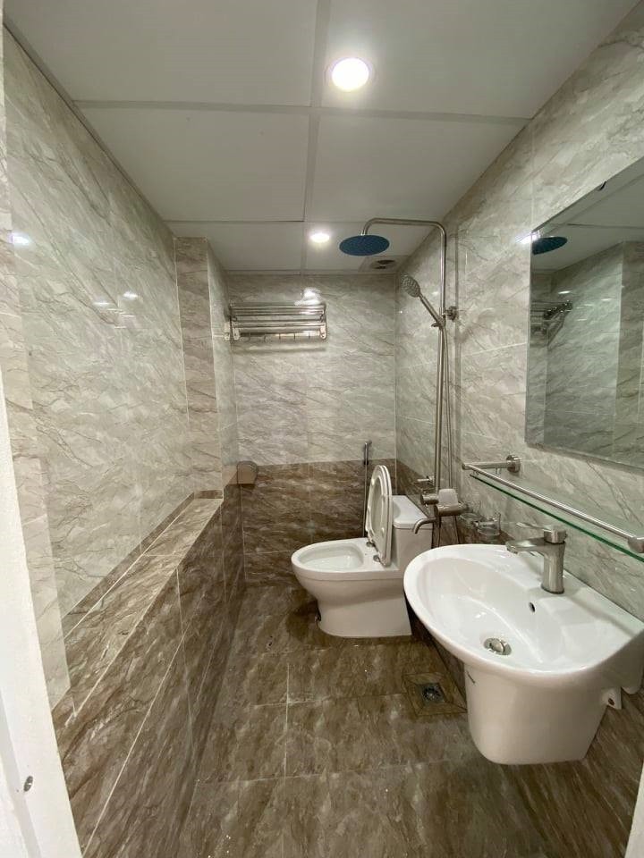 Bán nhà T.T 3 tầng tại Quan Nhân, Thanh Xuân, ô tô đỗ chân cầu thang, giá chỉ hơn 1 tỷ
