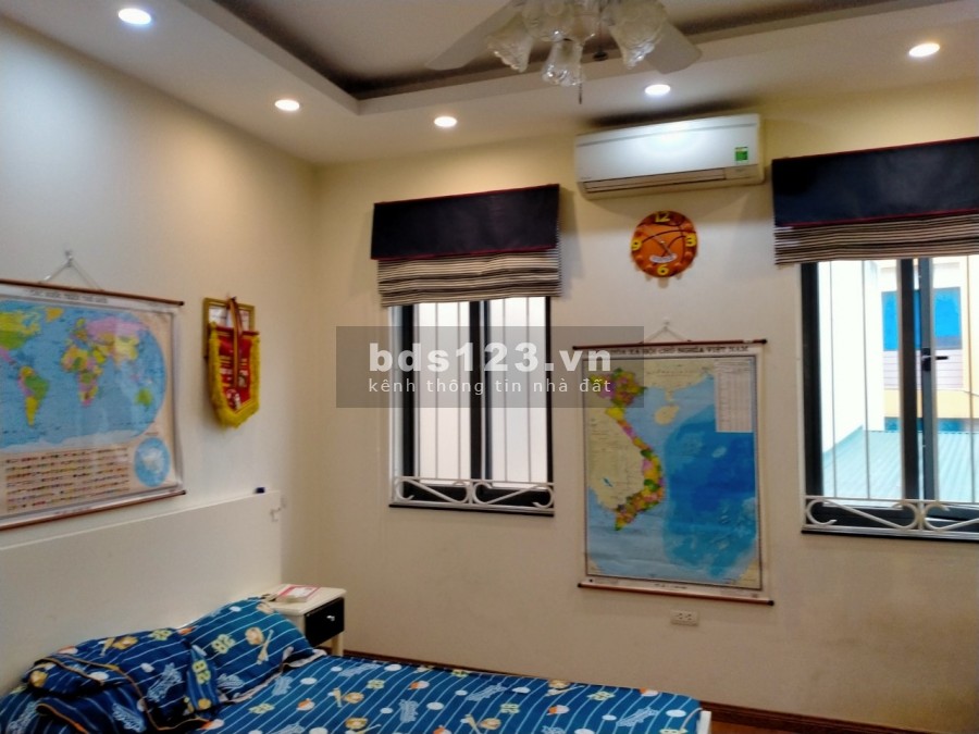  Bán nhà Vũ Xuân Thiều, cạnh Trường TH, 40m2, 5 Tầng, Giá chào 3.3 Tỷ 