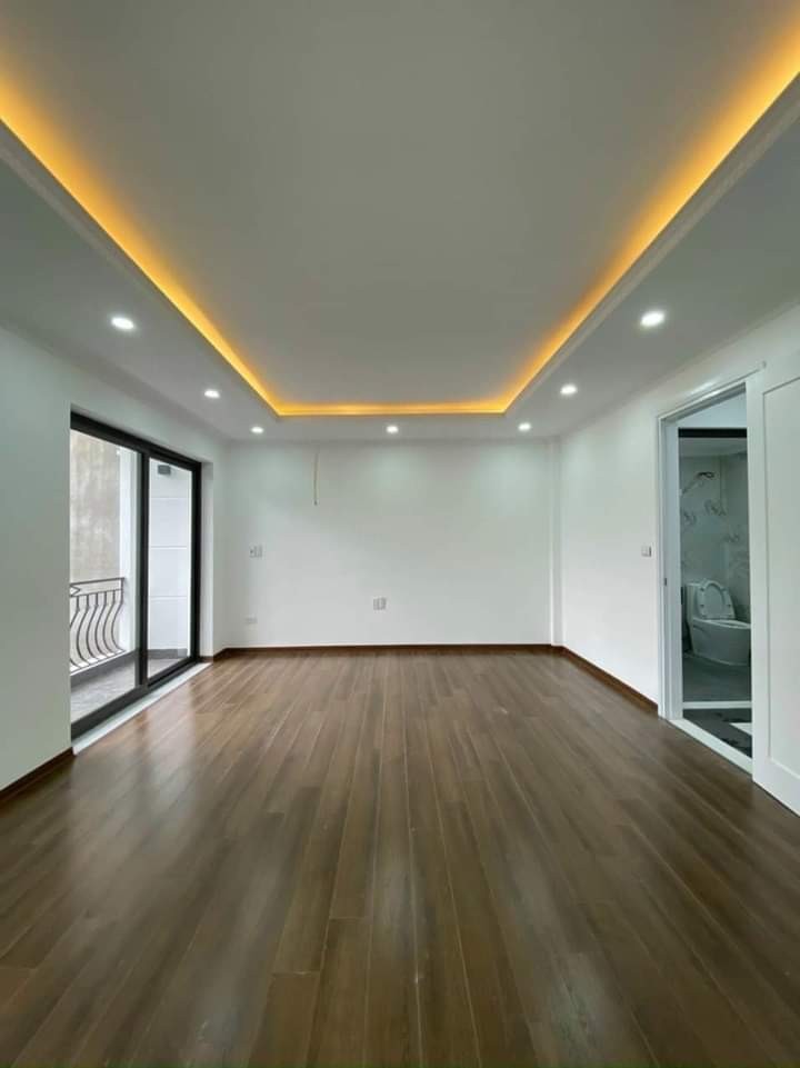Bán nhà Kim Ngưu 5 tầng mới đẹp ở ngay, tặng nội thất, thoáng trước sau, dân trí cao an ninh tốt.