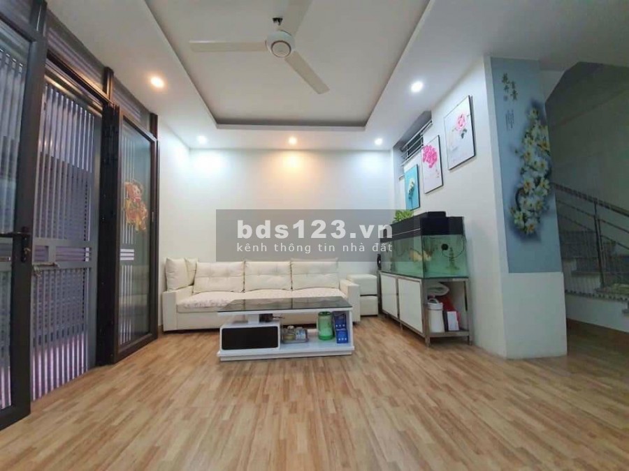 Bán nhà siêu hot Xuân Phương tặng nội thất, gần phố, dtsd 30m2, 5 tầng đúc, giá 2.5 tỷ