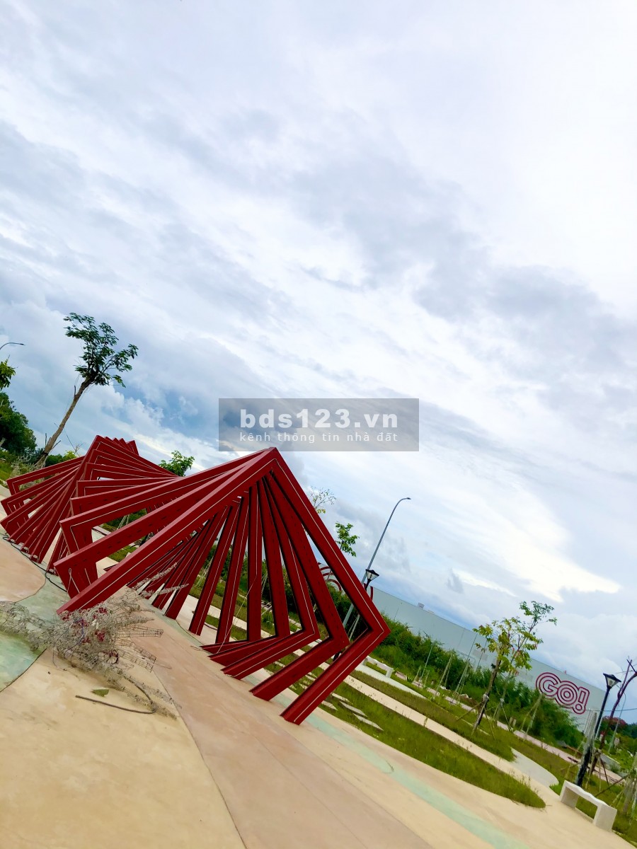 Nhà mới xây mặt phố 4 công viên, khu đô thị tiện ích đủ, liên hệ 038.958.5634