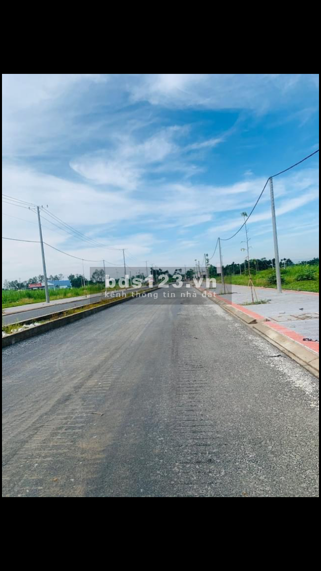 Cần bán đất full thổ cư, gần trung tâm thương mại, sổ riêng từng nền, lhcc