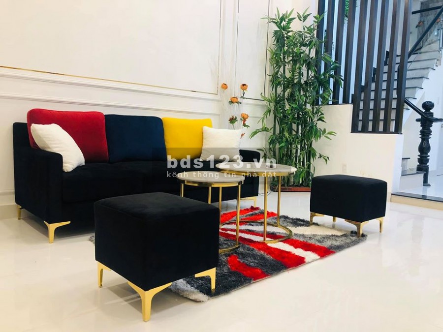 Nhà phố mặt tiền Đất Thánh gần chợ Tân Bình, giá bán 12.4 tỷ, xe ra vào tránh nhau thoải mái