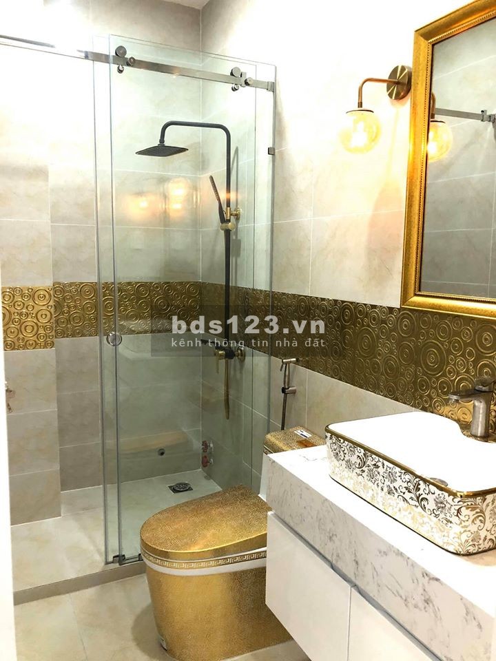 Nhà phố mặt tiền Đất Thánh gần chợ Tân Bình, giá bán 12.4 tỷ, xe ra vào tránh nhau thoải mái